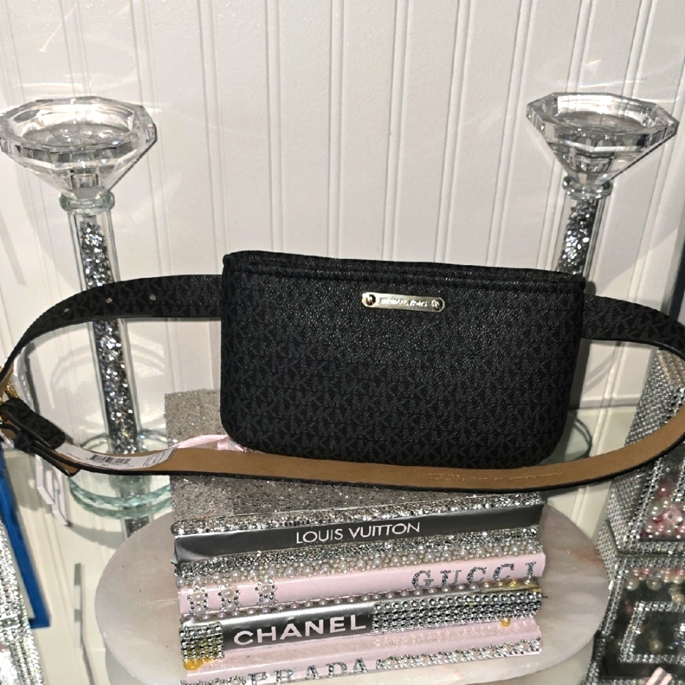 NWT Michael Kors Black Belt  Bag🌸